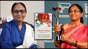 ಕನ್ನಡ ಲೇಖಕಿ ಬಾನು ಮುಷ್ತಾಕ್‌ಗೆ ಹೆಸರಾಂತ ಬೂಕರ್ ಪ್ರಶಸ್ತಿ! ಯಾರು ಈ ಮುಷ್ತಾಕ್ ಗೊತ್ತಾ?