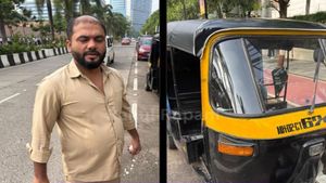 ಆಟೋ ಓಡಿಸದೆ ನಿತ್ಯ 30 ಸಾವಿರ ದುಡಿಯುವ ಚಾಲಕ..! ಆತನ ಟ್ರಿಕ್ಸ್ ಏನು ಗೊತ್ತಾ?