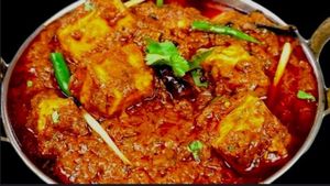 ಡಾಬಾ ಶೈಲಿಯ ಪನೀರ್ ಕರಿ ಮನೆಯಲ್ಲೇ ಮಾಡಿ ಸವಿದು ನೋಡಿ: ಇಲ್ಲಿದೆ ರೆಸಿಪಿ