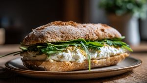 ಮಕ್ಕಳಿಗಾಗಿ ಹೆಲ್ದಿ ಹಂಗ್ ಕರ್ಡ್ ಸ್ಯಾಂಡ್‌ವಿಚ್! ಟಿಫಿನ್ ಬಾಕ್ಸ್ ಖಾಲಿ ಆಗೋದು ಗ್ಯಾರಂಟಿ.. ಮಾಡೋದು ಹೇಗೆ?