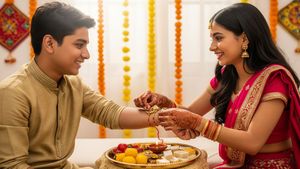 Happy Raksha Bandhan Wishes: ರಕ್ಷಾ ಬಂಧನಕ್ಕೆ ಕಳುಹಿಸಲು  ಹೃದಯಸ್ಪರ್ಶಿ ಸಂದೇಶಗಳು ಇಲ್ಲಿವೆ ನೋಡಿ