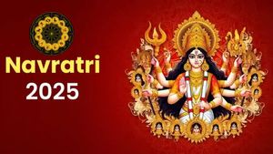 ನವರಾತ್ರಿ 2025: ರಾತ್ರೋರಾತ್ರಿ ಈ 4 ರಾಶಿಗಳ ಅದೃಷ್ಟ ಬದಲಾಗುತ್ತೆ! ಹಣದ ಸಮಸ್ಯೆ ಶಾಶ್ವತವಾಗಿ ಅಂತ್ಯ