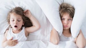 ಗೊರಕೆ ಸಮಸ್ಯೆಗೆ ಈ 5 ಸಿಂಪಲ್ ಟಿಪ್ಸ್ ಸಾಕು! ಟ್ರೈ ಮಾಡಿ ಜಾದೂ ನೋಡಿ