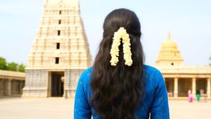 ಕೂದಲು ಕಟ್ಟದೆ ಪೂಜೆ ಮಾಡಬಾರದು ಏಕೆ? ಇದರ ಹಿಂದಿನ ಕಾರಣ ಗೊತ್ತಾ?