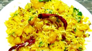 ಪಲಾವ್ ಸವಿದು ಬೇಸರ ಆಗಿದ್ಯಾ? 1 ಆಲೂಗಡ್ಡೆಯಲ್ಲಿ ಮಾಡಿ ಆಲೂ ರೈಸ್ ಬಾತ್!