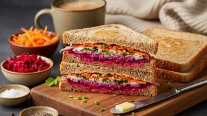 ಬೀಟ್ರೂಟ್ ಮತ್ತು ಕ್ಯಾರೆಟ್ ಬಳಸಿ ಈ ರೀತಿ ಸ್ಯಾಂಡ್‌ವಿಚ್ ಮಾಡಿ! ರಕ್ತಹೀನತೆ ದೂರ.. ಹಸಿವು ಮಾಯ!