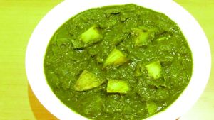 ಚಪಾತಿಗೊಂದು ರುಚಿಕರ ಆಲೂ ಪಾಲಕ್ ಕರಿ; ಇದೊಂದು ರೆಸಿಪಿ ಇದ್ರೆ ಸಾಕು, ಊಟ ಬೊಂಬಾಟ್!