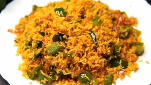 ಸುಲಭದ ಲಂಚ್ ಬಾಕ್ಸ್ ರೆಸಿಪಿ; ಕ್ಯಾಪ್ಸಿಕಂ ಮಸಾಲ ರೈಸ್!!