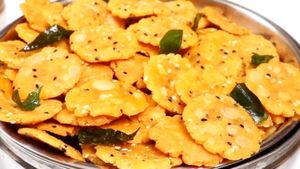 ಸುಲಭದ ಅಕ್ಕಿ ಹಿಟ್ಟಿನ ನಿಪ್ಪಟ್ಟು; ಡಬಲ್ ರುಚಿಯ ಸ್ನ್ಯಾಕ್ಸ್!