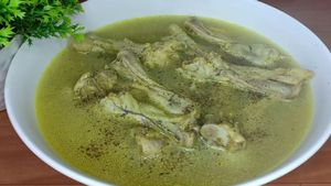 ಆರೋಗ್ಯಕ್ಕೂ ಬೆಸ್ಟ್, ರುಚಿಯಲ್ಲೂ ಸಖತ್ ಟೇಸ್ಟ್: ಮನೆಯಲ್ಲಿ ಮಾಡಿ ಚಿಕನ್ ಲೆಗ್ ಸೂಪ್