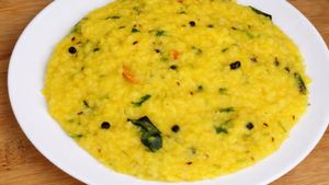 ಸಂಕ್ರಾಂತಿ ಸ್ಪೆಷಲ್ ಖಾರ ಪೊಂಗಲ್; ಈ ರುಚಿ ತಿಂಡಿ ನೀವೂ ಮಾಡಿ ನೋಡಿ!