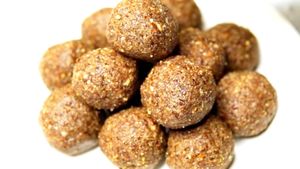 ಕೂದಲು ಉದುರುವಿಕೆ, ಚರ್ಮದ ಕಾಂತಿಗೆ ಈ ಅಗಸೆ ಬೀಜದ ಇದೊಂದು ಉಂಡೆ ಪರಿಹಾರ: ಮಾಡೋದು ಹೇಗೆ?