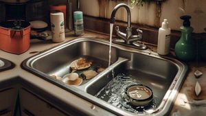 Kitchen Hacks: ಸಿಂಕ್ ಕಟ್ಟಿಕೊಂಡರೆ ಈ ಟ್ರಿಕ್ಸ್ ಬಳಸಿ, ಥಟ್ ಅಂತ ರೆಡಿಯಾಗುತ್ತೆ!