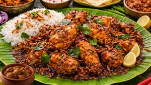 ದೇಸಿ ಮಸಾಲೆಯ ಘಮ, ಮಣ್ಣಿನ ಮಡಕೆಯ ರುಚಿ! ಮನೆಯಲ್ಲೇ ಮಾಡಿ ಛತ್ತೀಸ್‌ಗಢ ಸ್ಪೆಷಲ್ ಚಿಕನ್ ಕರಿ.. ಈಸಿ ರೆಸಿಪಿ ಇಲ್ಲಿದೆ