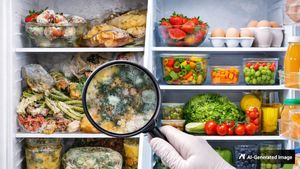 ಫ್ರಿಜ್‌ನಲ್ಲಿ ಇಟ್ಟ ಆಹಾರ ಬೇಗ ಕೆಡುತ್ತಿದ್ಯಾ? ಈ 5 ಮ್ಯಾಜಿಕ್ ಟ್ರಿಕ್ಸ್ ಬಳಸಿ.. ಫ್ರೆಶ್ ಆಗಿಡಿ! 