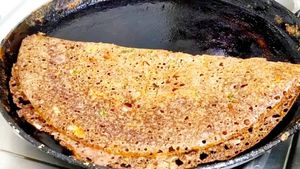 ತೂಕ ಇಳಿಸಲು ಪೇಪರ್‌ ಅಷ್ಟು ತೆಳುವಾದ ರಾಗಿ ದೋಸೆ ಮಾಡಿ! 