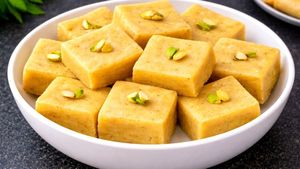 ಗ್ಯಾಸ್ ಹಚ್ಚೋದೆ ಬೇಡ; ಸುಲಭವಾಗಿ ಮಾಡಿ ಈ ಅದ್ಭುತ ರುಚಿಯ ಸ್ವೀಟ್!