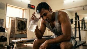 ഉഷ്ണതരംഗം: വർക്കൗട്ട് ചെയ്യുന്ന പുരുഷന്മാർ ഈ തെറ്റ് ഒഴിവാക്കൂ!