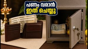 ഓഗസ്റ്റ് മാസം പണം വരാൻ ഈ വാസ്തു മാറ്റങ്ങൾ വരുത്തൂ; പഴ്സും ലോക്കറും ഇങ്ങനെ വെച്ചാൽ ഐശ്വര്യം കൂടും