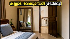 വീട്ടിൽ കണ്ണാടി വെക്കുമ്പോൾ ഈ തെറ്റുകൾ വരുത്തരുത്; ഐശ്വര്യം നിലനിർത്താൻ ലളിതമായ വാസ്തു പരിഹാരങ്ങൾ