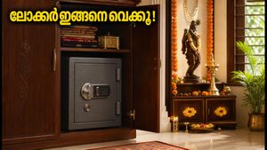 ജന്മാഷ്ടമി നാളിൽ ലോക്കർ ഇങ്ങനെ വെക്കൂ; സമ്പത്ത് ഇരട്ടിയാകാൻ ഈ വാസ്തു ടിപ്പുകൾ പരീക്ഷിക്കൂ!