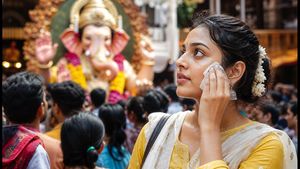 ഗണേശോത്സവ തിരക്കിലും തിളങ്ങാം; വരി നിൽക്കുമ്പോൾ മേക്കപ്പും മുടിയും കേടാകാതിരിക്കാൻ ഈ ടിപ്‌സ് പരീക്ഷിക്കൂ
