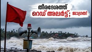കേരളത്തിൽ കള്ളക്കടൽ ഭീഷണി; തീരദേശത്ത് റെഡ് അലർട്ട്, ഈ ജില്ലകളിൽ അതീവ ജാഗ്രത!