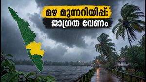 കേരളത്തിൽ മഴ മുന്നറിയിപ്പ്: ആലപ്പുഴയിലും എറണാകുളത്തും യെല്ലോ അലർട്ട്; യാത്രകളിൽ അതീവ ജാഗ്രത വേണം