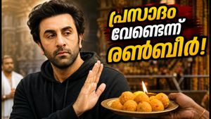 ഞാൻ ഡയറ്റിലാണ്! ഗണപതി പ്രസാദം വേണ്ടെന്ന് വെച്ച രൺബീർ കപൂർ; വൈറൽ വീഡിയോയ്ക്ക് പിന്നിലെന്ത്?