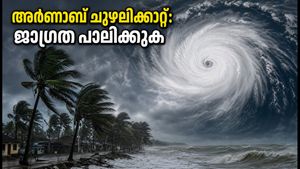 അർണാബ് ചുഴലിക്കാറ്റ് തീരം തൊട്ടു; ആന്ധ്രയിൽ കനത്ത നാശം, വിമാന-ട്രെയിൻ സർവീസുകൾ റദ്ദാക്കി