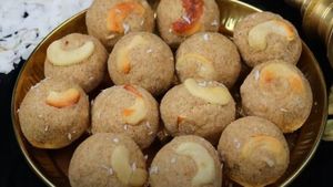 கிருஷ்ண ஜெயந்தி ஸ்பெஷல் அவல் லட்டு - 10 நிமிடத்தில் எப்படி செய்யணும்-ன்னு தெரியுமா?