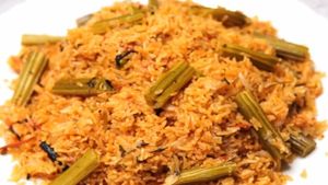 முருங்கைக்காய் இருந்தா இந்த மாதிரி சூப்பரான சாதம் செய்யுங்க... பிரியாணியை விட சூப்பரா இருக்கும்...!