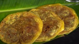 வரலட்சுமி விரதம் ஸ்பெஷல் தேங்காய் போளி - 10 நிமிடத்தில் எப்படி செய்யணும் தெரியுமா? 
