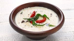 ஹோட்டல் ஸ்டைல் ராயல் தேங்காய் சட்னி ரெசிபி... இந்த பொருளை சேர்த்து அரைச்சு பாருங்க... செமையா இருக்கும்...!