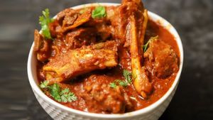 மட்டன் வாங்குனா இந்த மாதிரி நெல்லூர் ஸ்டைலில் குழம்பு வைச்சு பாருங்க... தோசை, சாதத்துக்கு சூப்பரா இருக்கும்...