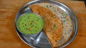 கோதுமை ரவா தோசையும்.. புதினா சட்னியும்..- 10 நிமிடத்தில் எப்படி செய்றது-ன்னு பாத்து ட்ரை பண்ணுங்க..