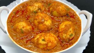 முட்டையை இந்த மாதிரி பட்டாணியுடன் சேர்த்து குருமா செஞ்சு பாருங்க - டேஸ்ட் தாறுமாறா இருக்கும் 