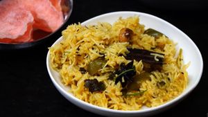1 குடைமிளகாய் இருந்தா.. மதியம் டக்குன்னு இப்படி செஞ்சு சாப்பிடுங்க.. டேஸ்ட் சும்மா அள்ளும்..