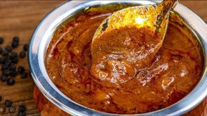 ஐயங்கார் ஸ்டைல் மிளகு குழம்பு ரெசிபி - ஒருதடவை ட்ரை பண்ணி பாருங்க, அட்டகாசமா இருக்கும் 