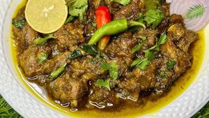 மட்டன் வாங்குனா இந்த மாதிரி கேரளா ஸ்டைலில் பெப்பர் வறுவல் செஞ்சு பாருங்க - இட்லி, தோசைக்கு டக்கரா இருக்கும்