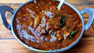 Iyengar Style Vendhaya Kuzhambu Recipe, Vendhaya Kuzhambu Recipe, Kuzhambu Recipes, side dish recipe, gravy re