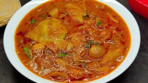 ஐயங்கார் ஸ்டைல் அப்பளக் குழம்பு ரெசிபி - ட்ரை பண்ணி பாருங்க - வித்தியாசமா சூப்பரா இருக்கும்