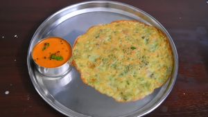 வெள்ளரிக்காய் தோசையும், கருப்பு உளுந்து சட்னியும் - எப்படி செய்றது-ன்னு பாத்து ட்ரை பண்ணிப் பாருங்க..