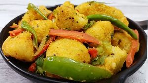மீந்து போன இட்லி இருந்தா இந்த மாதிரி மசாலா சேர்த்து மசாலா இட்லி செய்யுங்க - சூப்பர் டிபனா இருக்கும்  