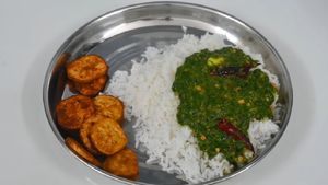 முருங்கைக்கீரை கடையலும், வாழைக்காய் வறுவலும் - எப்படி செய்றது-ன்னு பாத்து ட்ரை பண்ணுங்க..