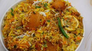 நாவூறும் உருளைக்கிழங்கு பிரியாணி ரெசிபி - இந்த மாதிரி செஞ்சு பாருங்க - மட்டன் பிரியாணியே தோத்துரும்