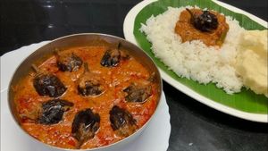 கத்திரிக்காய் வாங்குனா இந்த அரைச்சுவிட்ட மசாலா குழம்பை ட்ரை பண்ணுங்க - சாதத்தோட சாப்பிட அருமையா இருக்கும்     