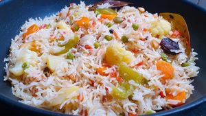 1 கப் பாஸ்மதி அரிசி இருந்தா இந்த காஷ்மீர் பேமஸ் யக்னி புலாவை செஞ்சு பாருங்க - டேஸ்ட் வேற லெவலில் இருக்கும் 