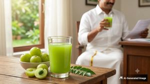 தினமும் நெல்லிக்காய் ஜூஸ் குடிக்கும் அமைச்சர் செங்கோட்டையன்! இதன் ஆரோக்கிய நன்மைகளை பட்டியலிடும் டாக்டர்!