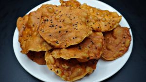 இட்லி அரிசியும், அப்பளமும் இருந்தா இந்த கேரளா ஸ்டைல் அப்பள வடையை செய்யுங்க - வேற லெவலில் இருக்கும்